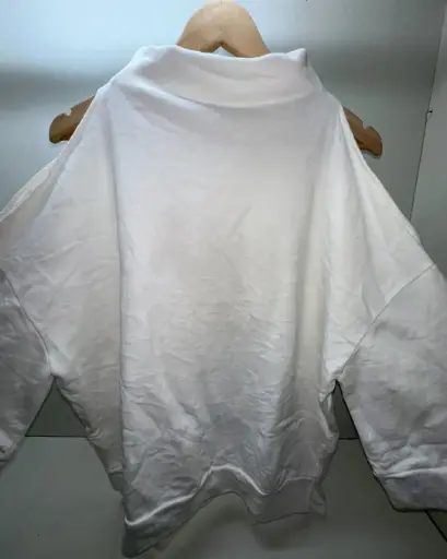 LINDA Off Shoulder T-Shirt